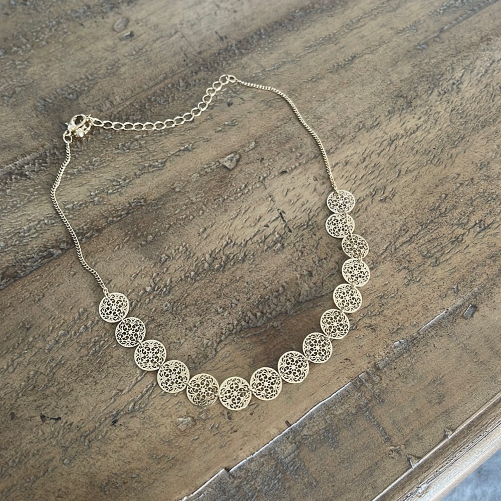 Gold choker